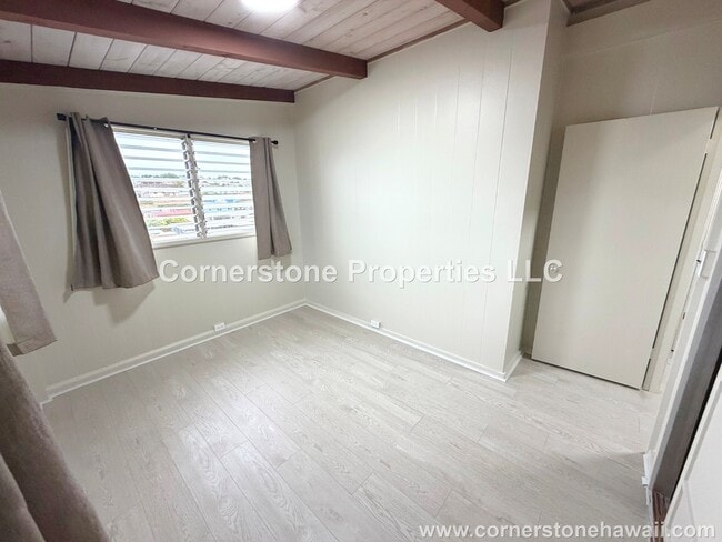 Building Photo - 1558 Hoonipo St