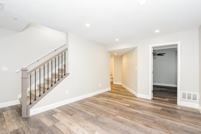 Building Photo - 1832 Morningview Ln