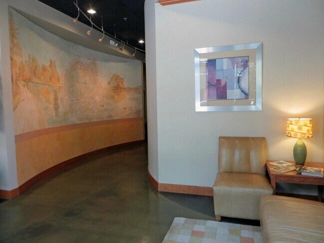 Building Photo - 410 NE 70th St