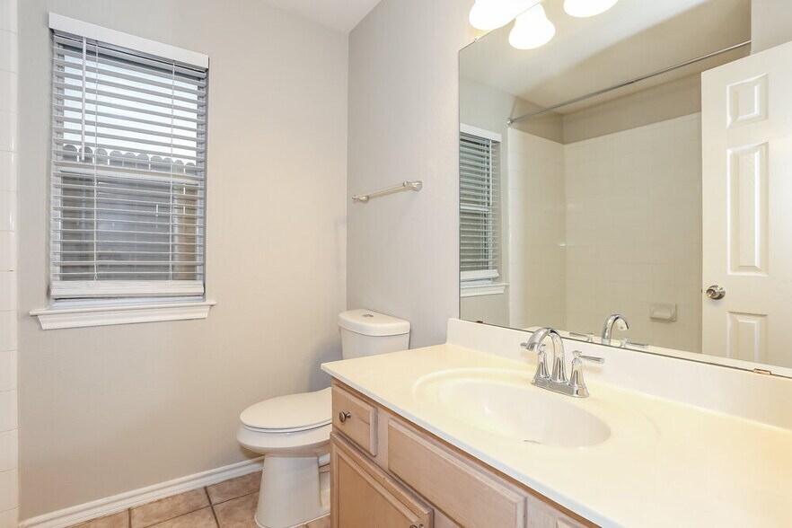 Building Photo - 5628 Indian Hill Dr
