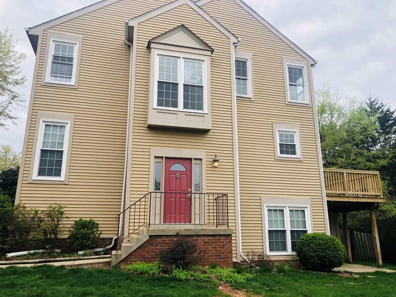 Building Photo - 46808 Trumpet Cir