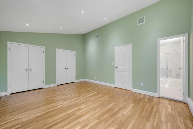 Building Photo - 77 Greenwood Ln