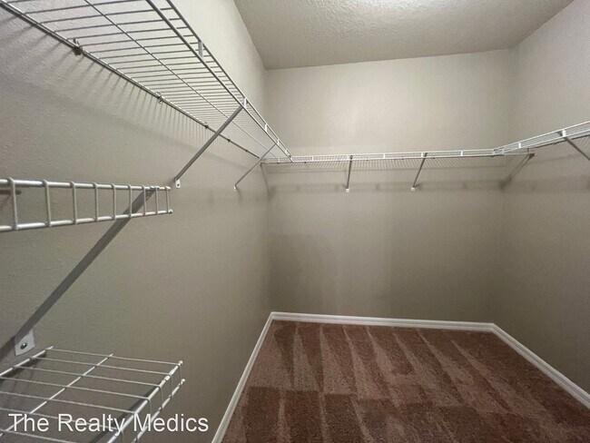 Building Photo - 4 br, 2 bath House - 1665 Laurel Oaks Dr