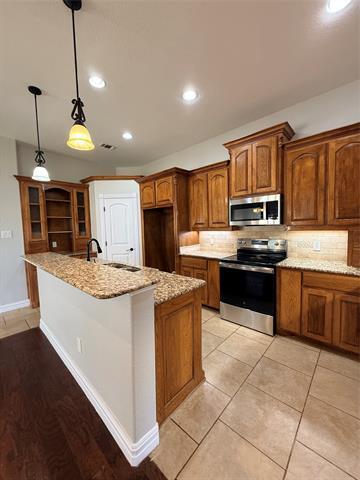 Building Photo - 213 Briarstone Dr