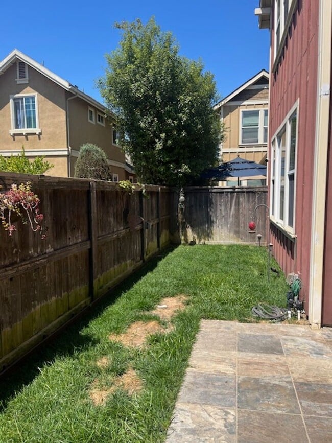 Building Photo - Now Available – 4 Bedroom, 2.5 Bathroom Home in Gated Community