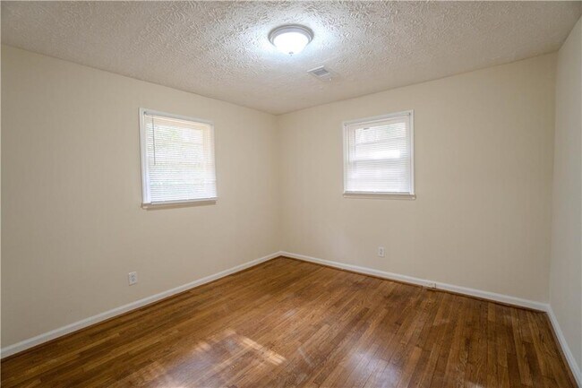 Building Photo - 6593 Dunwoody Trail