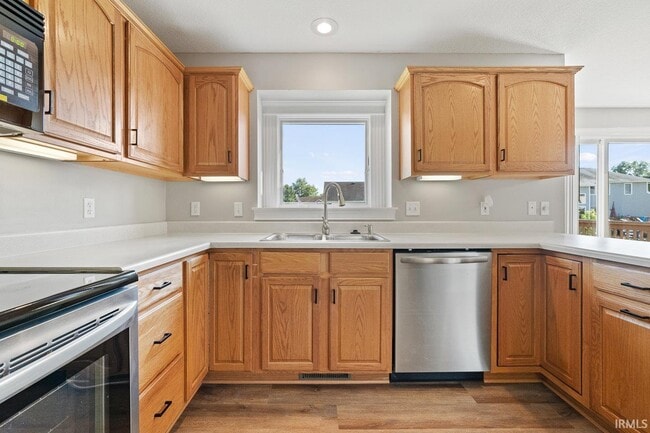 Building Photo - 1128 Amastar Cove