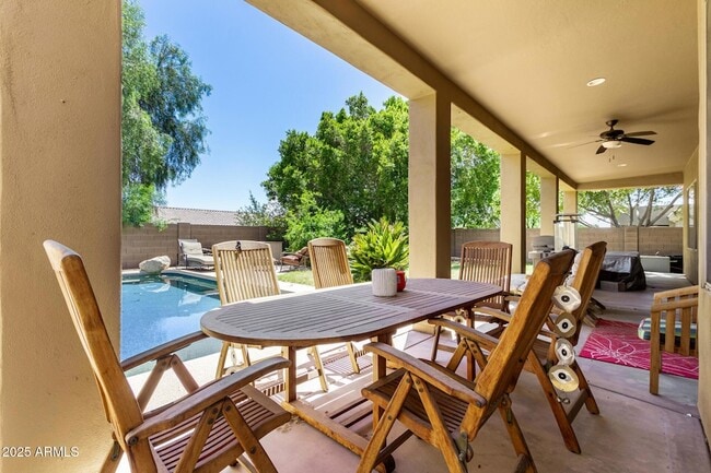 Building Photo - 10573 E Sheena Dr