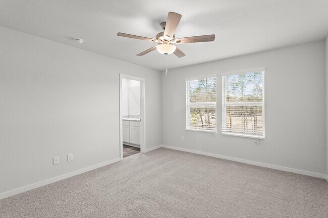 Building Photo - 298 Forest W St