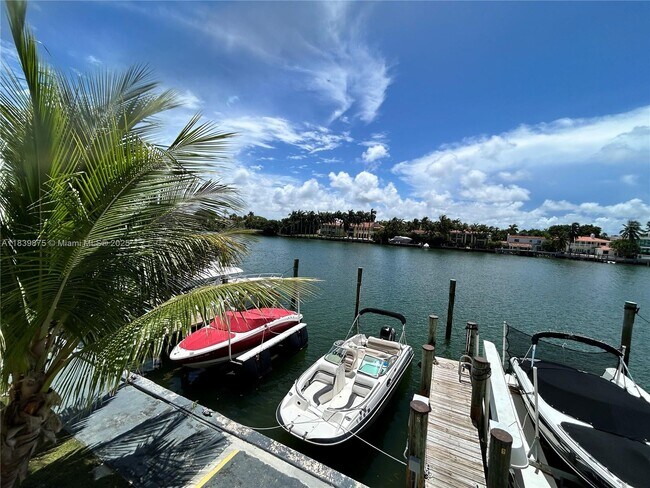 Building Photo - 5600 Collins Ave