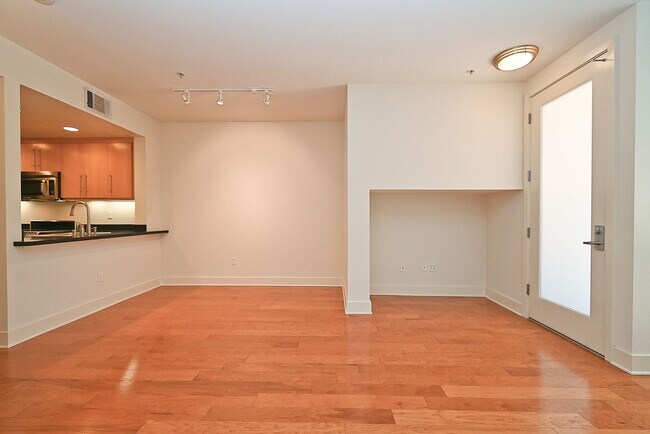 Building Photo - 1 E Julian St
