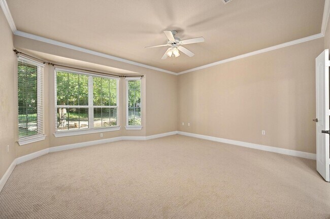 Building Photo - 216 Armstrong Dr