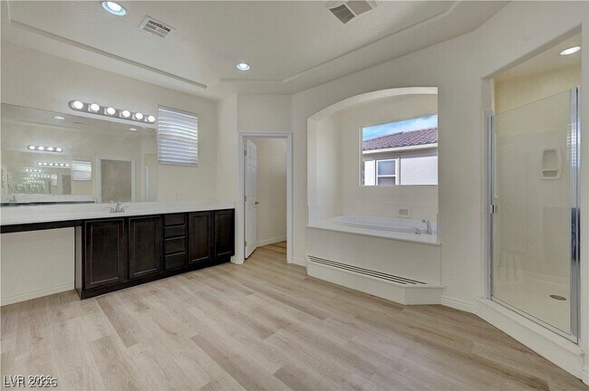 Building Photo - 7931 Campers Village Ave