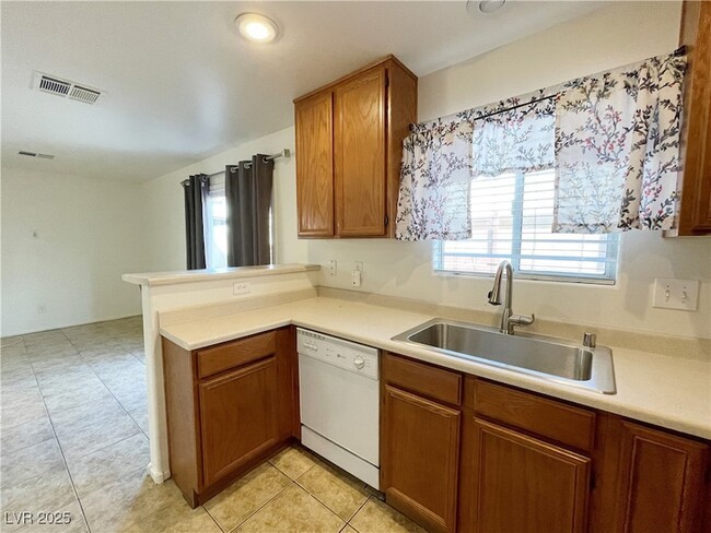 Building Photo - 1836 N Luna Alegre St