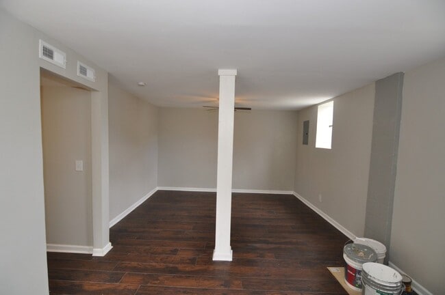 Building Photo - 820 Patricia Dr