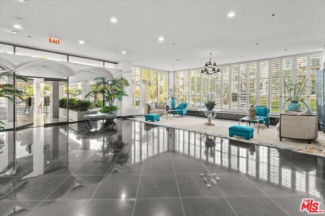 Building Photo - 1333 S Beverly Glen Blvd
