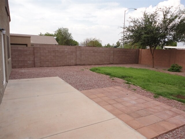 Building Photo - 443 S Sabrina