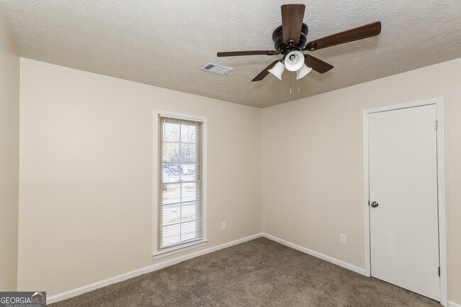 Building Photo - 1070 Salisbury Trail