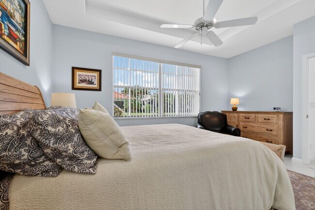 Building Photo - 7116 Cataluna Cir
