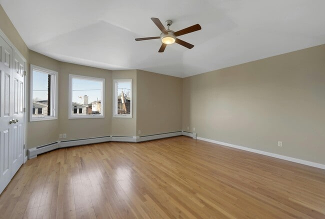 Building Photo - 530A 1st St