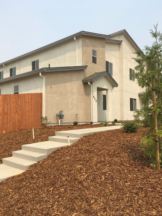 Primary Photo - 4 Bedroom West Redding Townhome