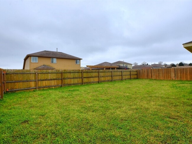 Building Photo - BEAUTIFUL 4 BEDROOMS / 2 BATH HOME IN HUNTER'S CROSSING