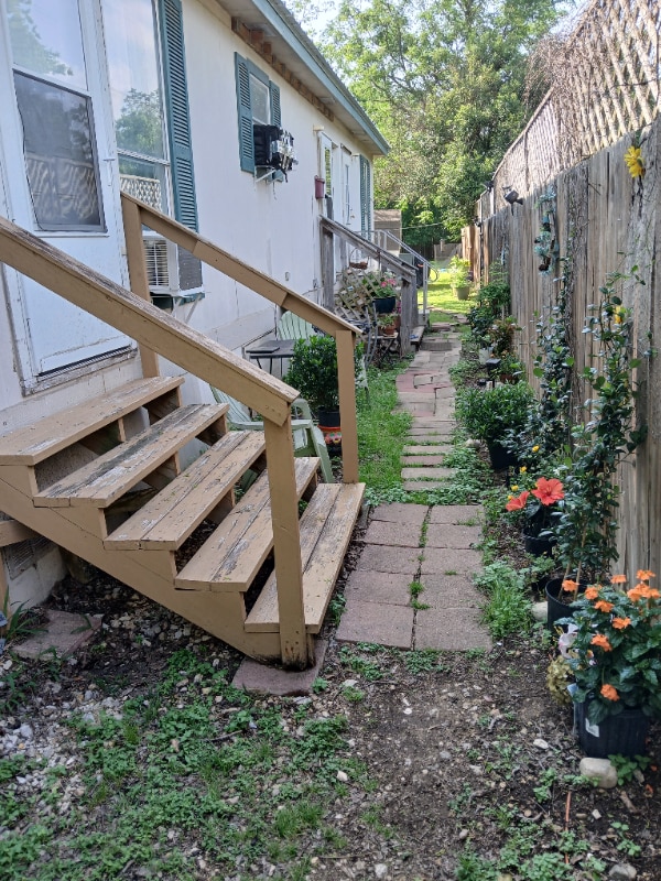 Building Photo - 822 Alabama St