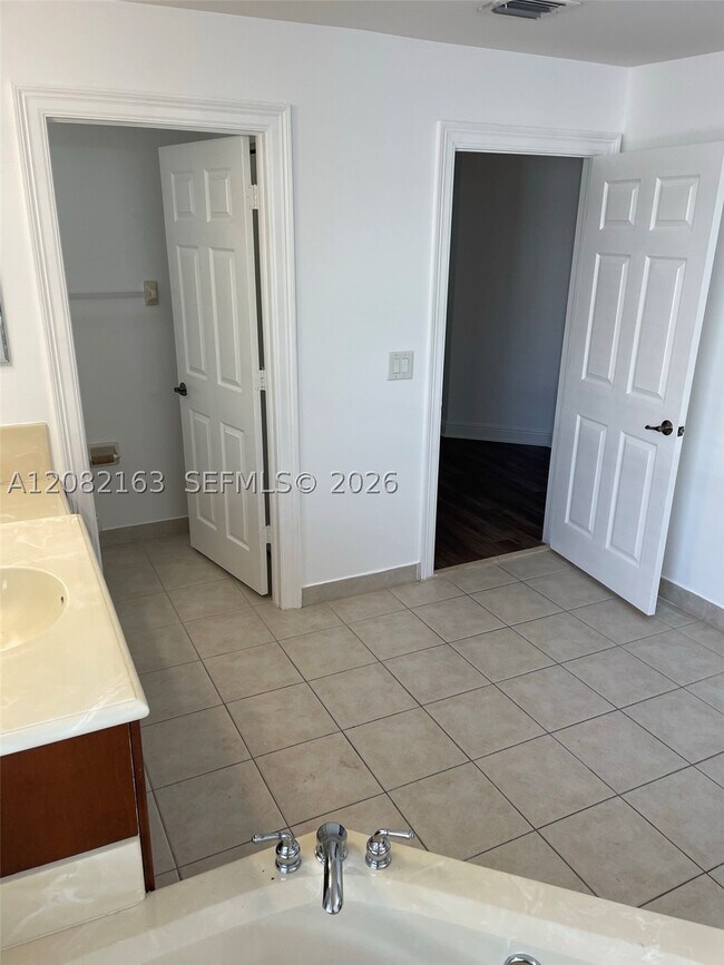 Building Photo - 17404 SW 47th Ct