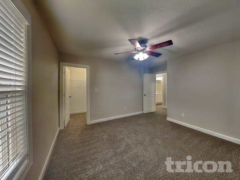 Building Photo - 5330 Basin Park Dr