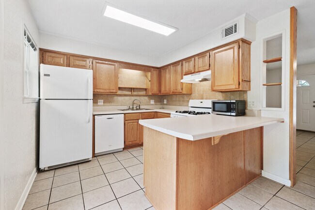 Building Photo - 850 W Kelley St