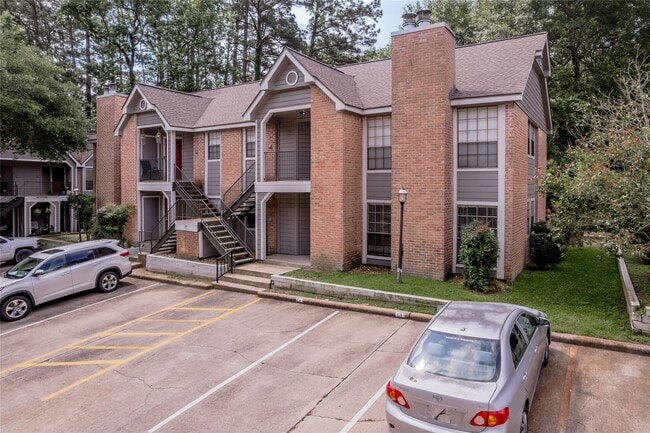 Building Photo - 2401 Sycamore Ave