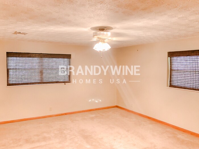 Building Photo - 7671 Vale Dr