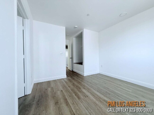 Building Photo - 1731 E 68th St
