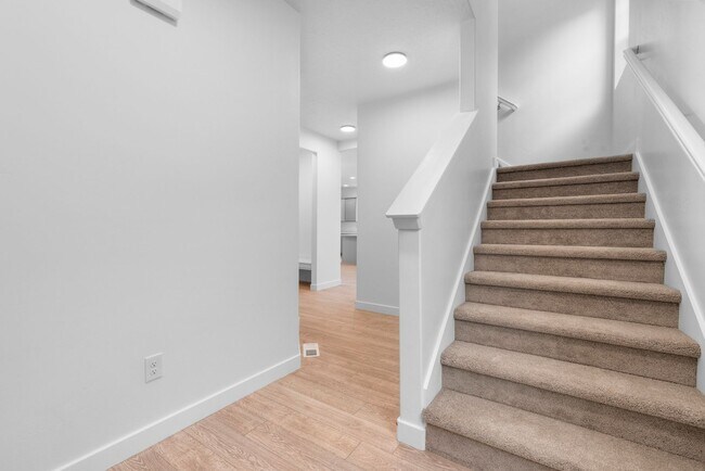 Building Photo - 1564 W 265 N