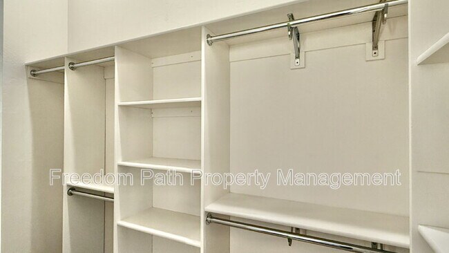 Building Photo - 1727 Gypsy Bay Rd