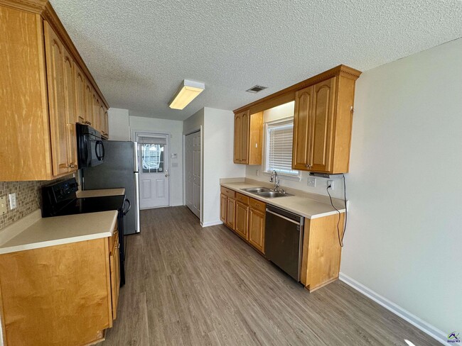 Building Photo - 505 Dorothy Ct