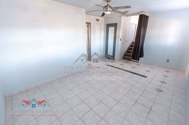 Building Photo - 1735 W Pampa Ave