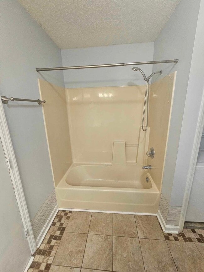 Building Photo - Cute 2 Bedroom 1 Bath Home in Jacksonville
