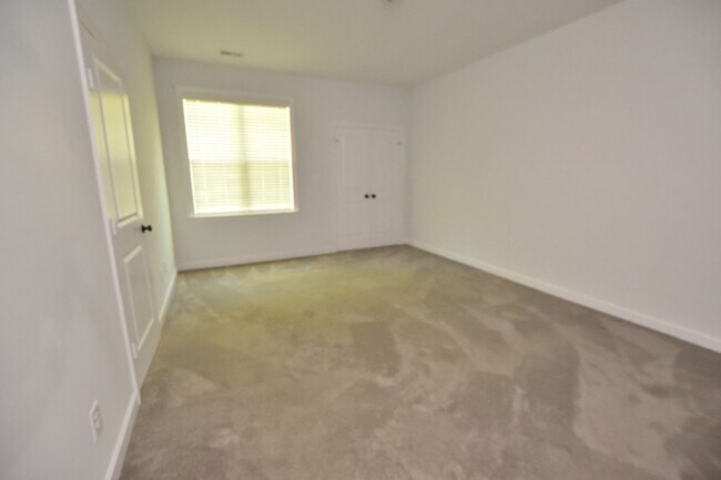 Building Photo - 512 Amerson Ct