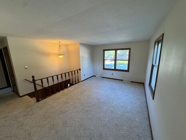 Building Photo - 6102 Campus Park Dr SE