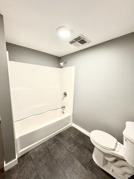 Building Photo - 709 Church St