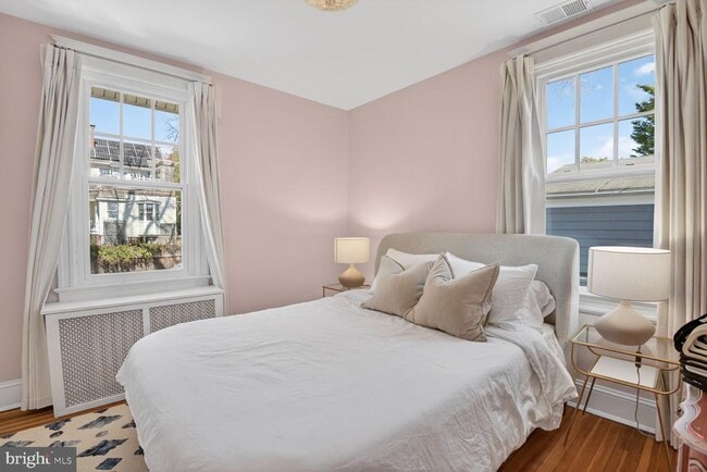 Building Photo - 3365 Runnymede Pl NW