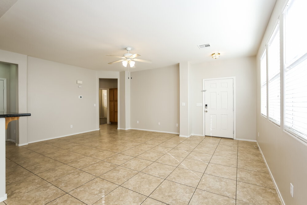 Building Photo - 5633 N Lookout Crest St