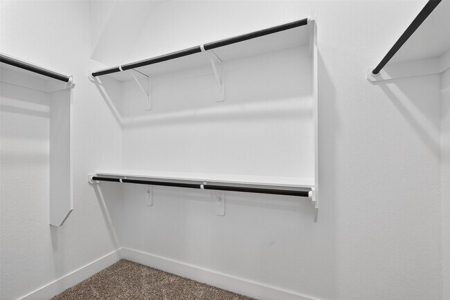 Building Photo - 24011 Breezy Bank Trl