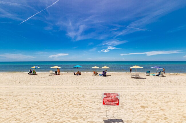 Building Photo - 3505 S Ocean Dr