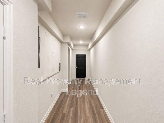 Building Photo - 2812 Ranger Ln