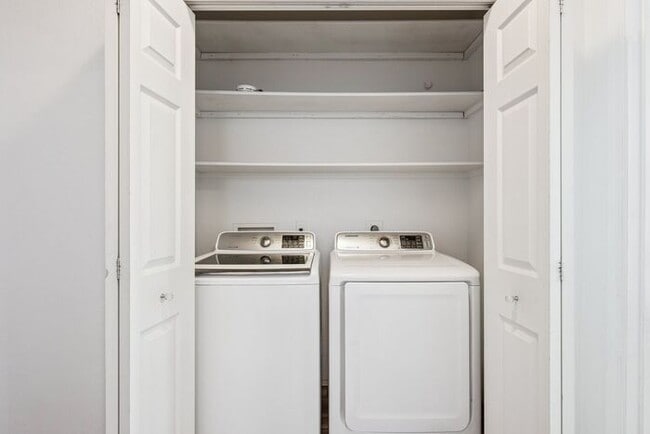 Building Photo - 10614 E Olla Ave