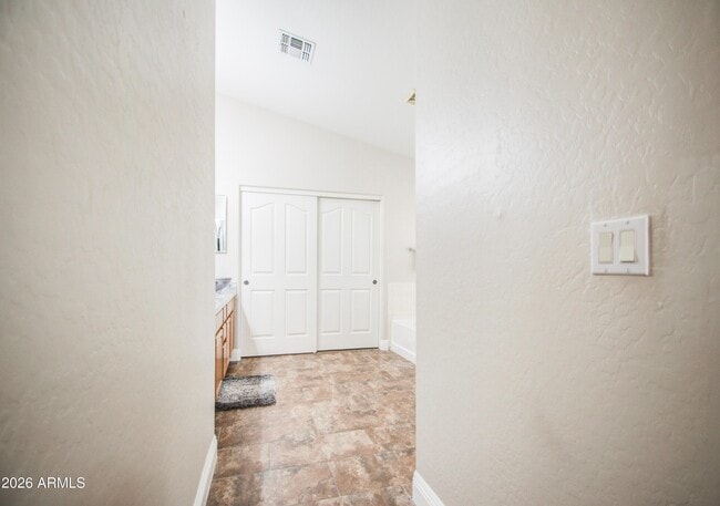 Building Photo - 43205 Roth Rd