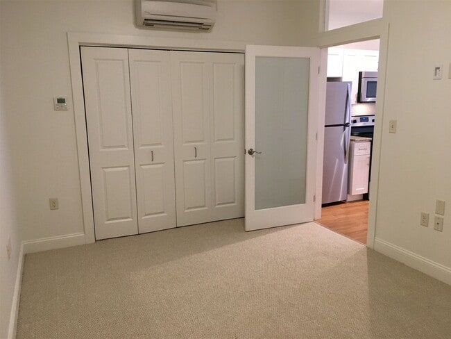 Building Photo - 875 Elm St