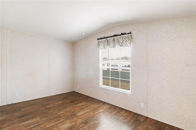 Building Photo - 419 N Chestnut Rd